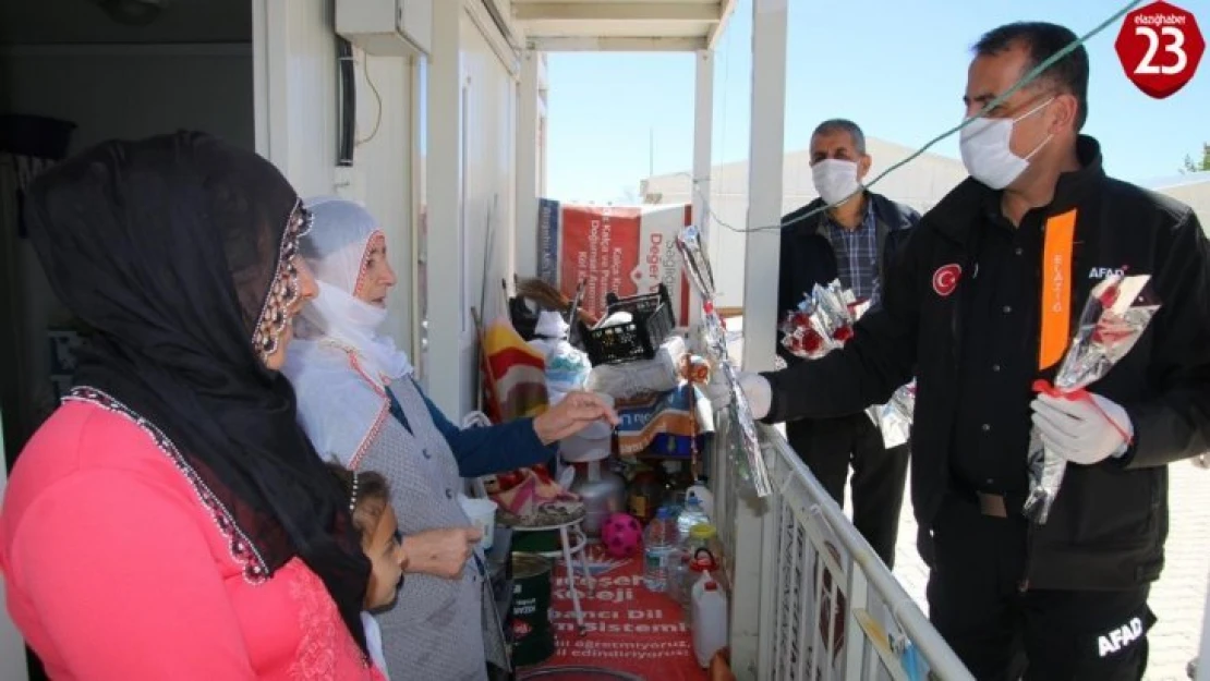 Elazığ'da Anneler Günü ziyaretleri