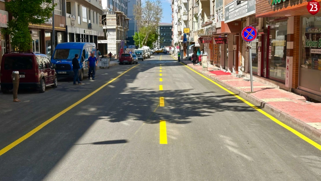 Elazığ'da Asfaltı Tamamlanan Yollarda Yol Çizgi Çalışmaları Başladı