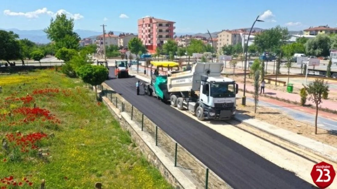 Elazığ'da asfaltlama çalışmaları sürüyor