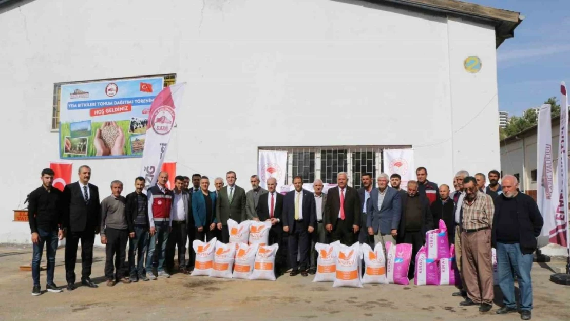 Elazığ'da bin 250 çiftçiye 1.8 milyon liralık yem bitkisi dağıtıldı