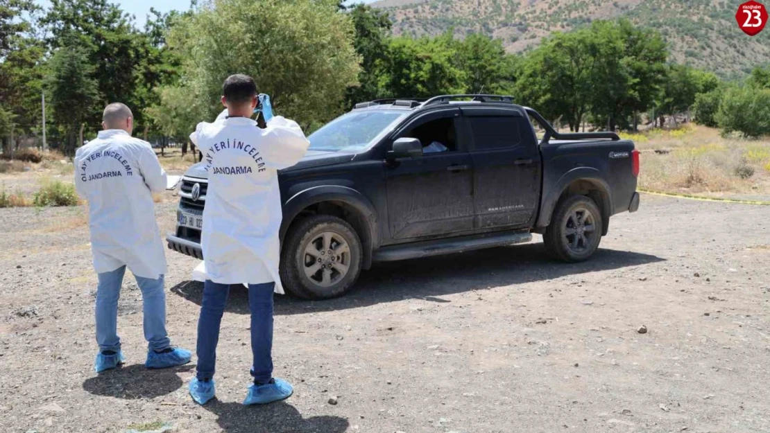 Elazığ'da Korkunç Olay, Araç İçerisinde 2 Kişinin Cesedi Bulundu