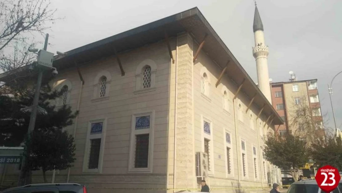 Elazığ'da bir cami ibadete kapatıldı