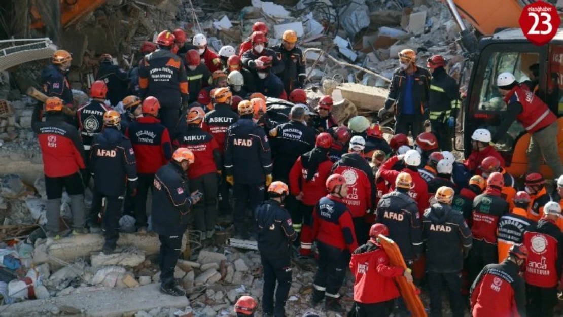 Elazığ'da bir kişinin daha cansız bedenine ulaşıldı