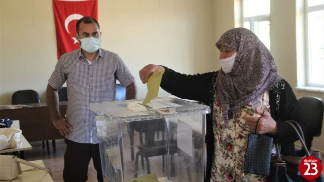 Elazığ Aşağı Demirtaş Köyü Mahalle Olmak İçin Referanduma Gitti