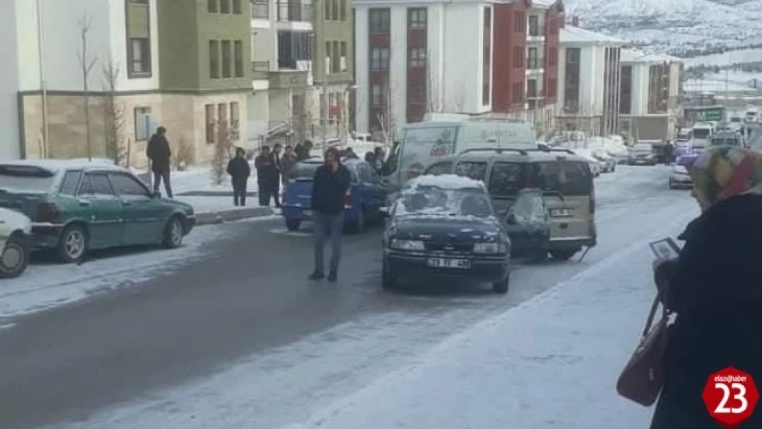 Elazığ'da buzlanma kazaları beraberinde getirdi