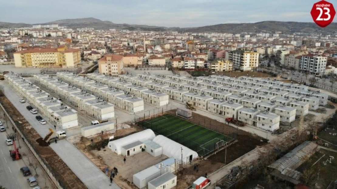 Elazığ'da, çift katlı konteyner evlerin anahtarları teslim edilmeye başlandı