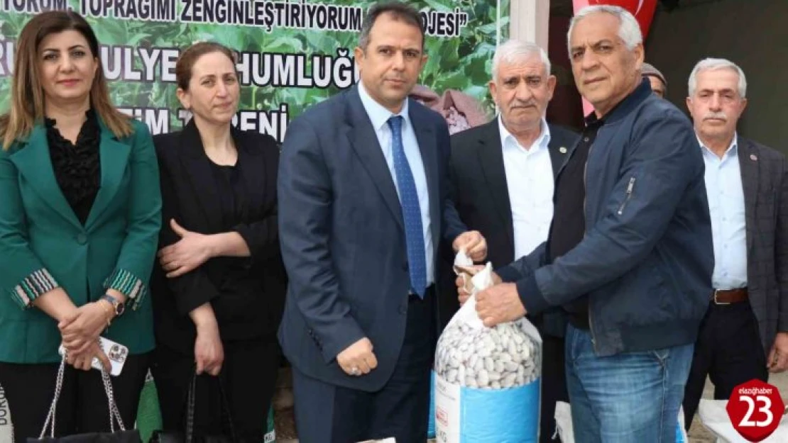 Elazığ'da çiftçilere yüzde 75 hibeli fasulye tohumu dağıtıldı