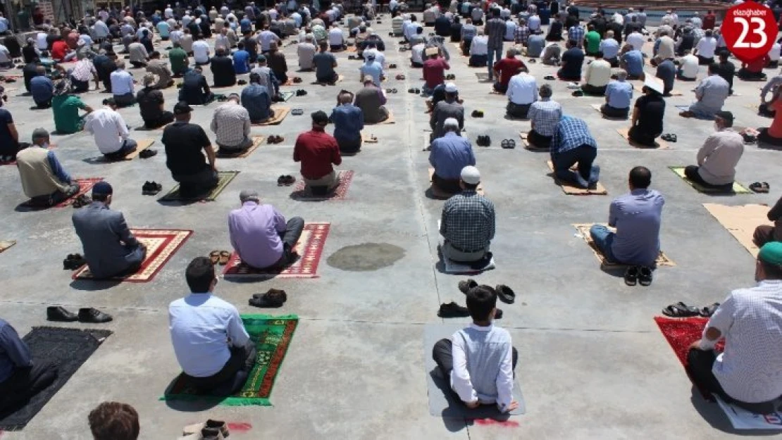 Elazığ'da cuma namazı heyecanı