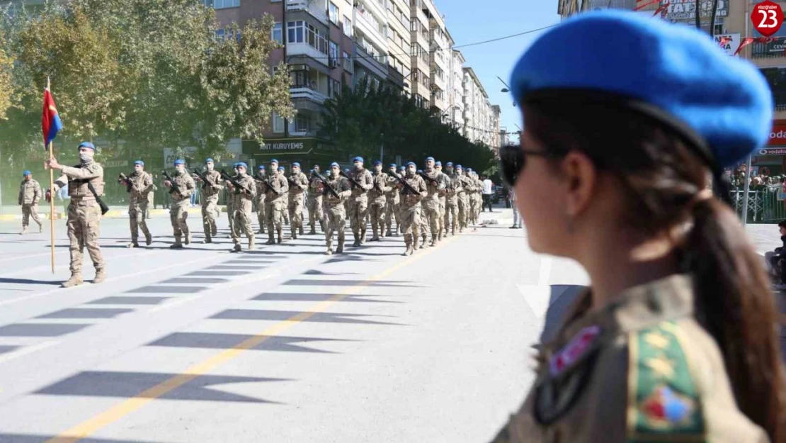 Elazığ'da Cumhuriyet'in 101. yılı coşkuyla kutlandı