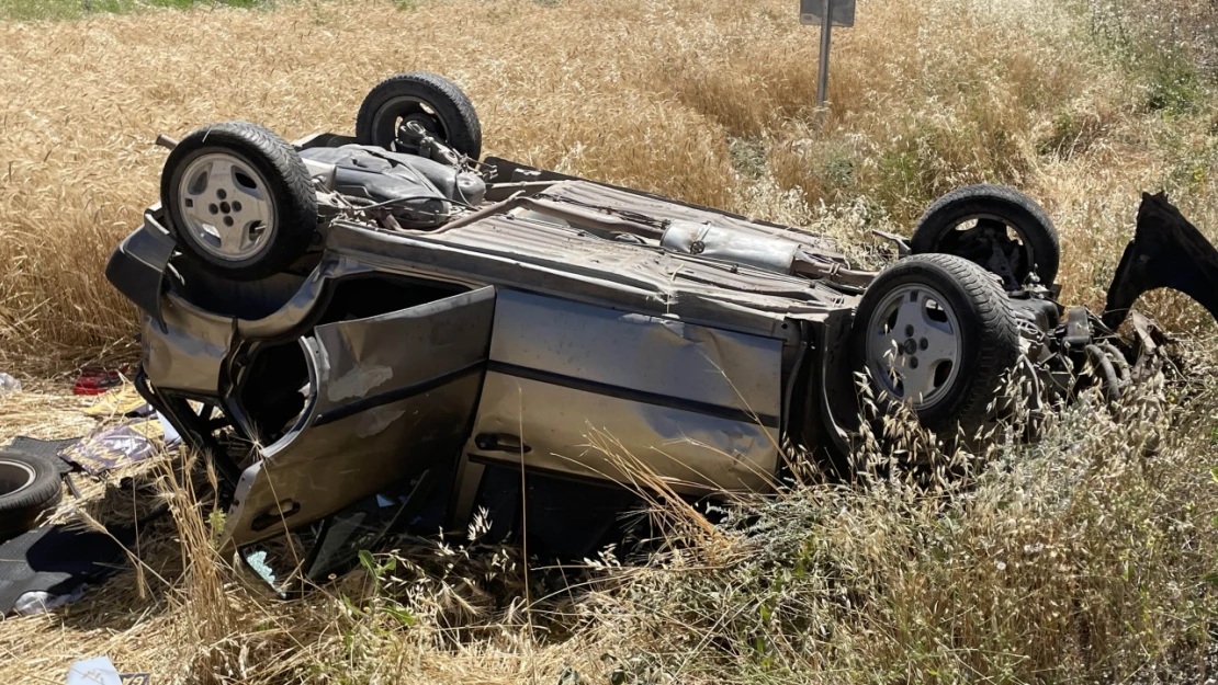 Elazığ'da Devrilen Otomobildeki 6 Kişi Yaralandı