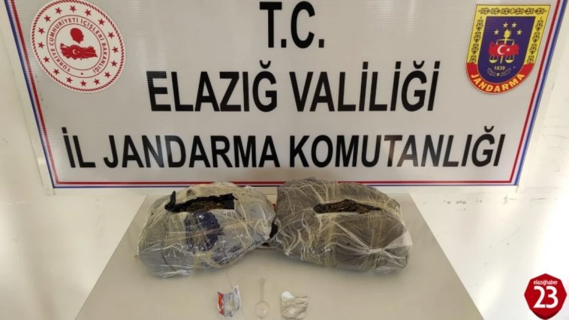 Elazığ'da El Çantasında 2 Kilo 150 Gram Esrar Ele Geçirildi