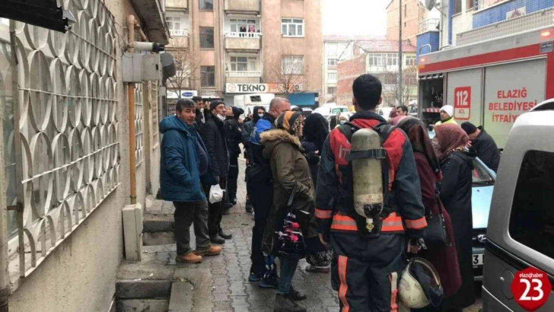 Elazığ'da ev yangını korkuttu