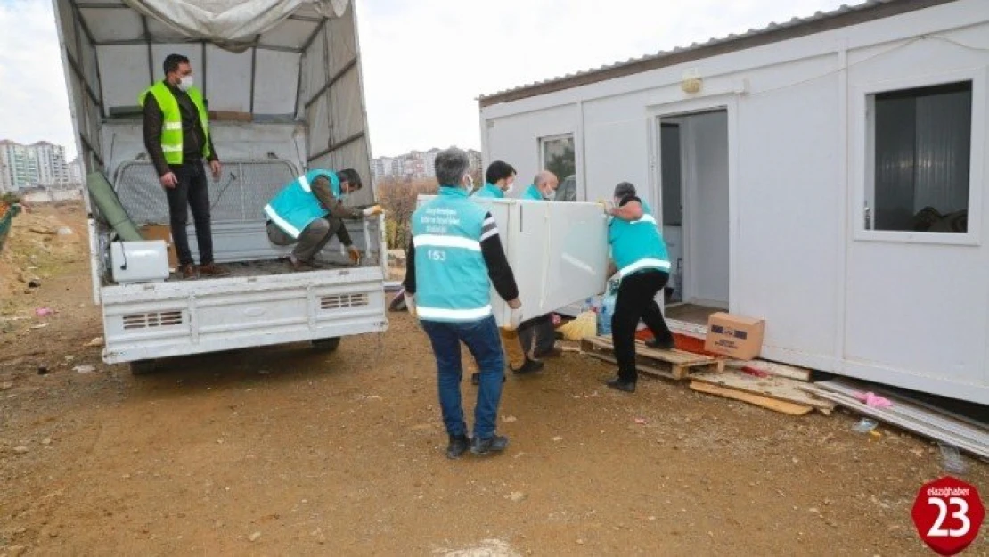 Elazığ'da evi yanan yaşlı çifte destek