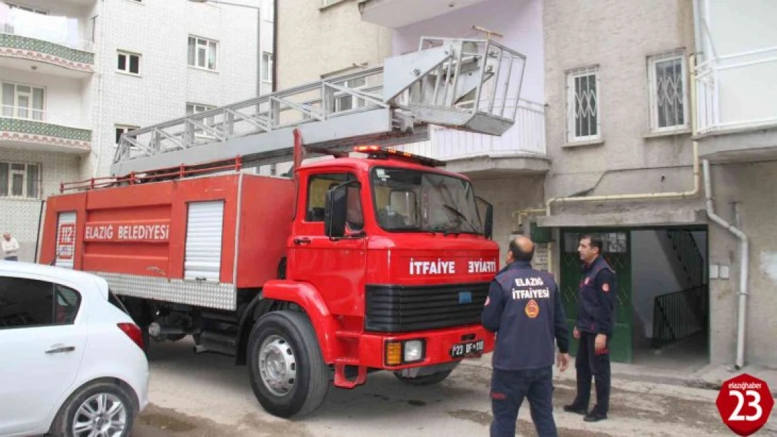 Elazığ'da fıkra gibi olay: Haber alınamayan çocuğun evinde kulaklıkla uyuduğu ortaya çıktı