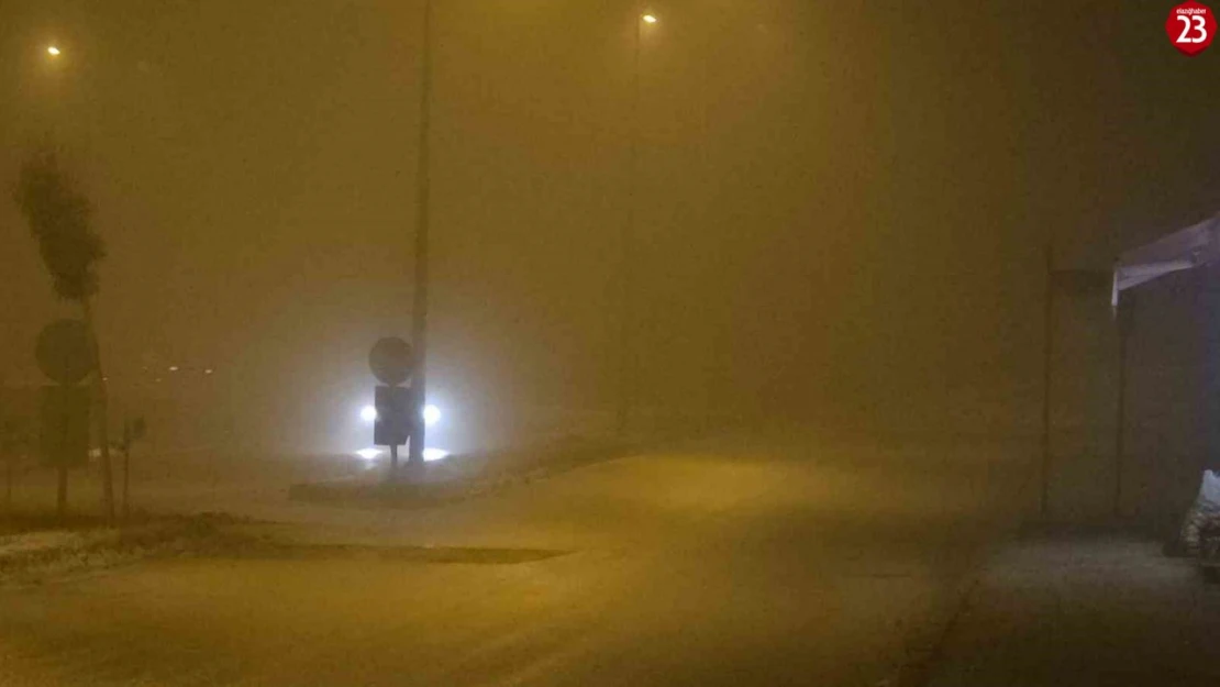 Elazığ'da gece saatlerinde yoğun sis etkili oldu