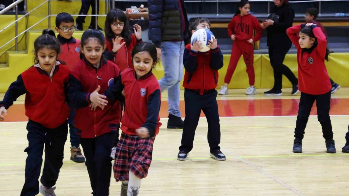 Elazığ'da geleneksel 'yakan top' turnuvası