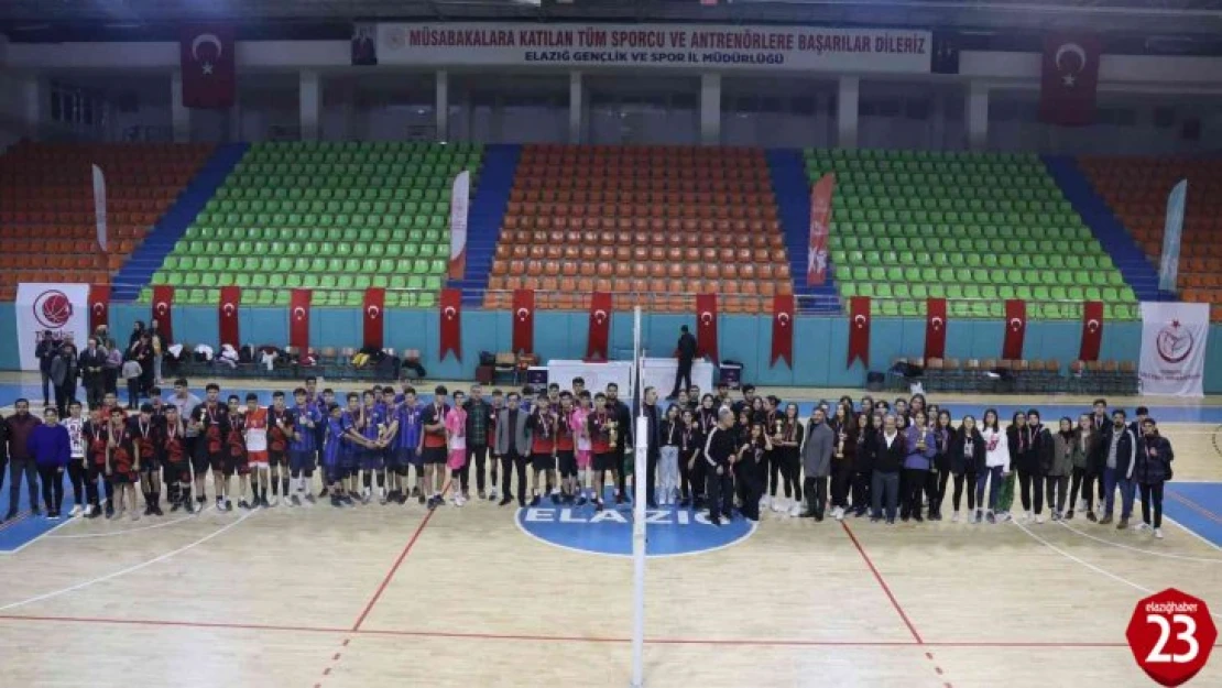 Elazığ'da gençler voleybol müsabakaları sona erdi