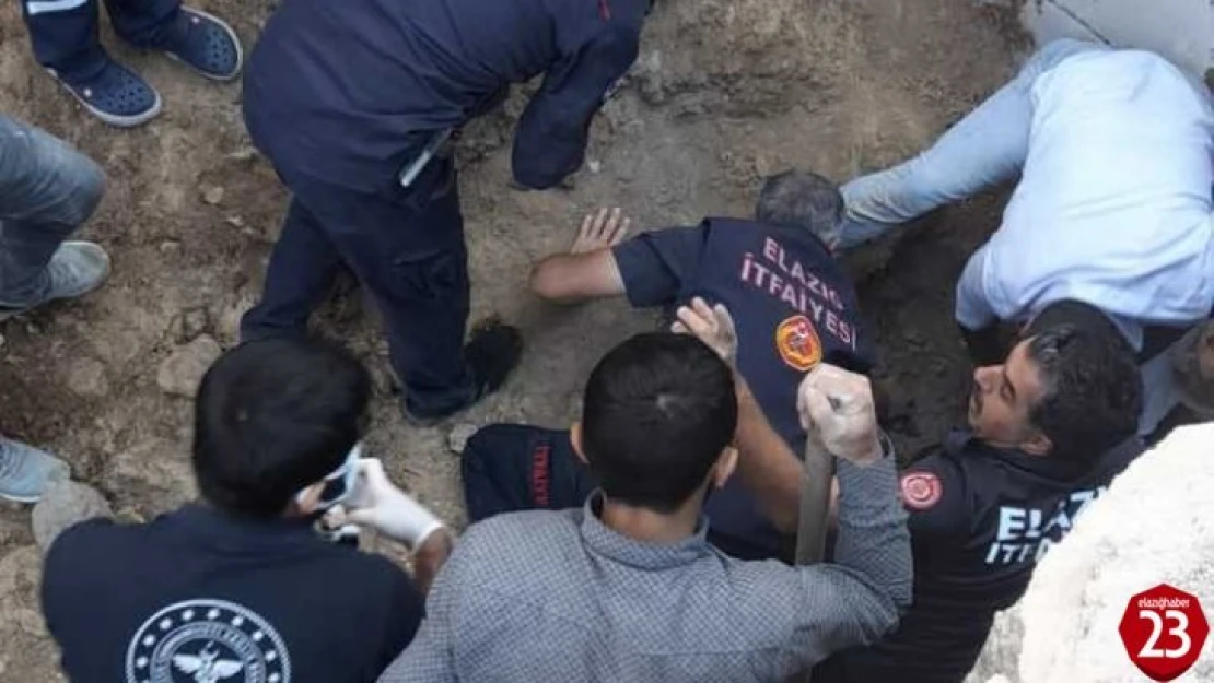 Mustafapaşa Mahallesinde Göçük Altında Kalan İşçi, İtfaiye Ekipleri Tarafından Kurtarıldı