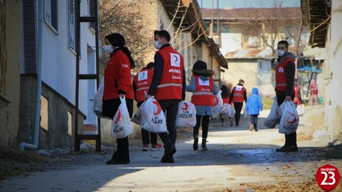 Elazığ'da gönüllüler dezavantajlı ailelere ekmek ulaştırdı