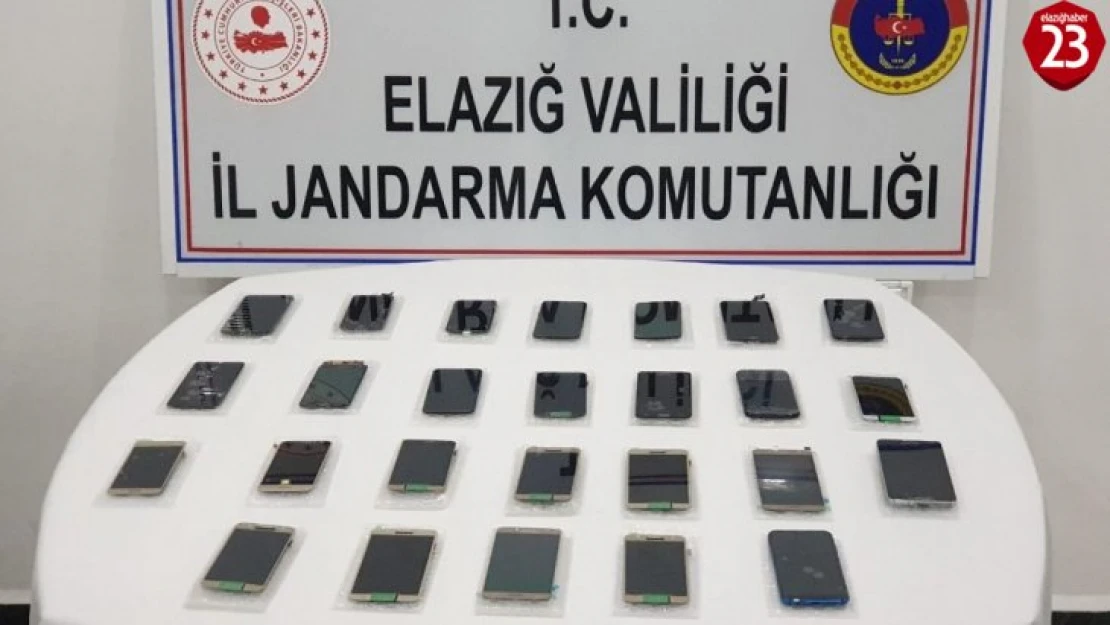 Elazığ'da gümrük kaçağı telefonlar ele geçirildi