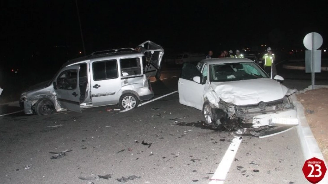 Elazığ Diyarbakır Yolunda Feci Kaza, 5 Yaralı