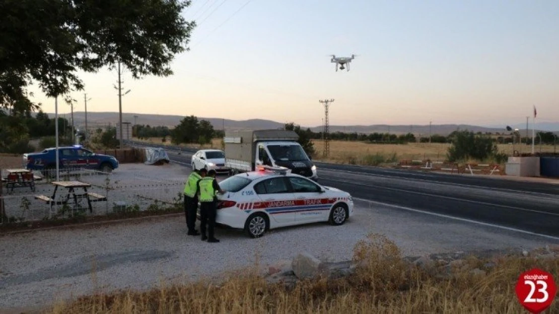 Elazığ'da jandarma, drone destekli uygulamayla vatandaşları uyardı