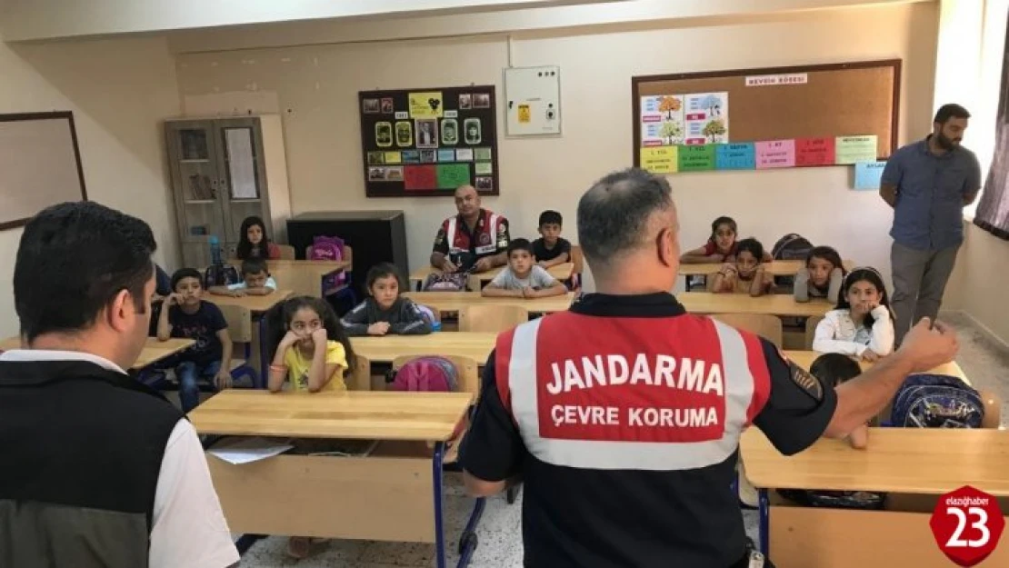 Elazığ'da jandarma ekipleri öğrencileri bilgilendirdi