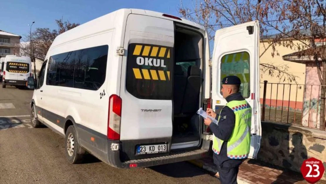 Elazığ'da jandarma ekipleri okul servis araçlarını denetledi