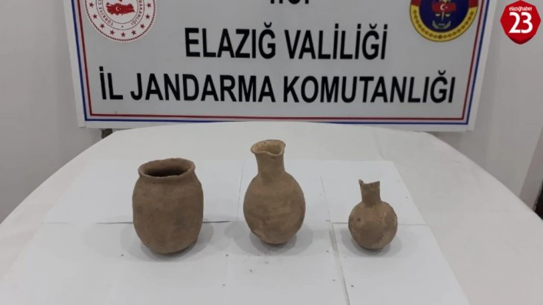 Elazığ'da jandarma, Roma dönemine ait küp ve testiler ele geçirdi
