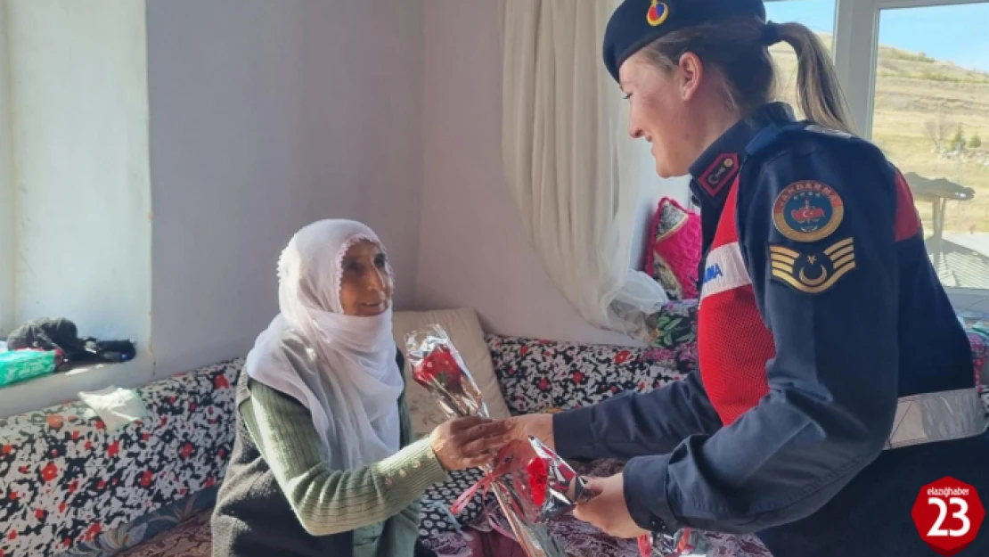 Elazığ'da Jandarmadan Depremzede Kadınlara 8 Mart Dünya Kadınlar Günü Etkinliği