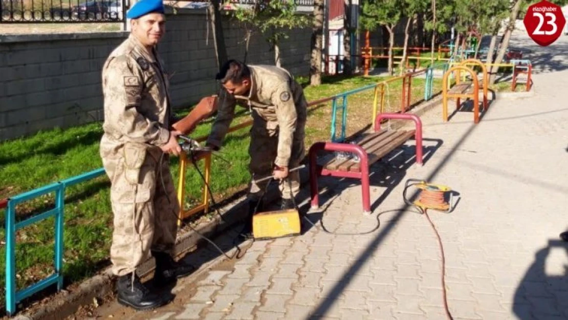 Elazığ'da JÖH'den örnek davranış