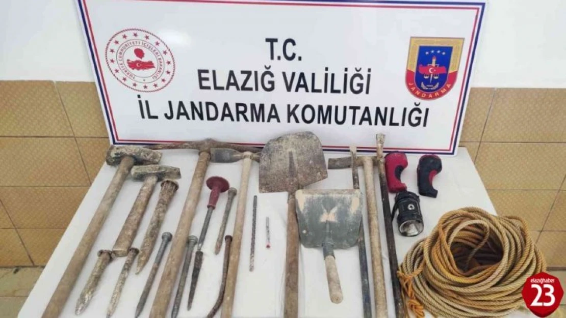 Elazığ'da kaçak kazı yapan 3 şüpheli suçüstü yakalandı