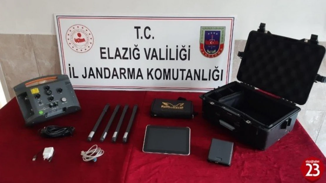 Elazığ'da kaçak kazı yapan 5 şüpheli yakalandı