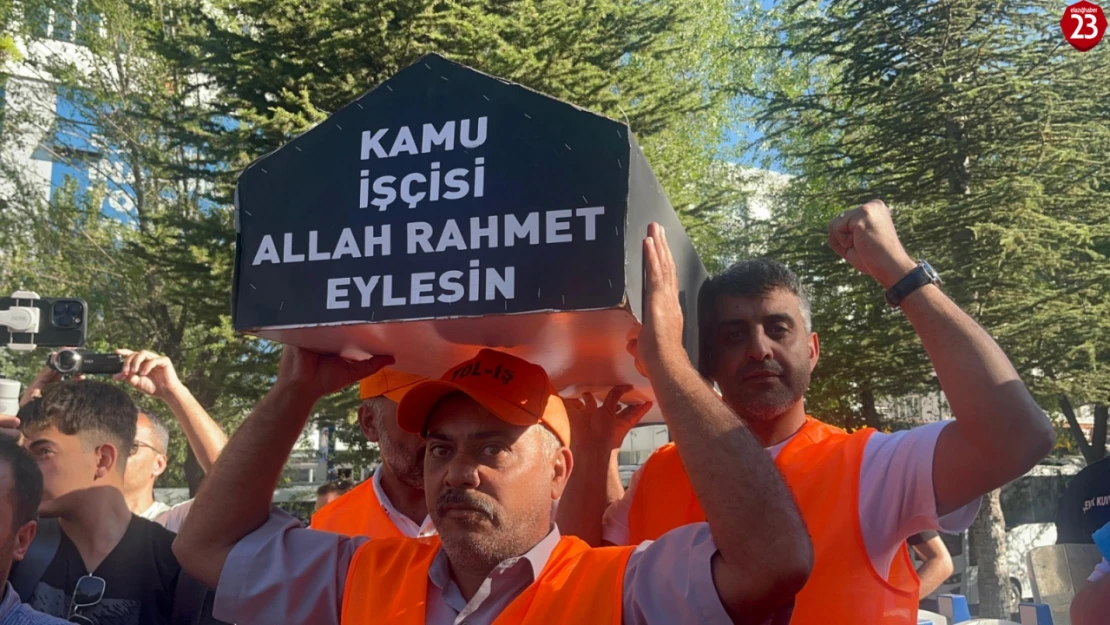 Elazığ'da Kamu İşçileri AK Parti İl Binası Önünde Eylem Yaptı