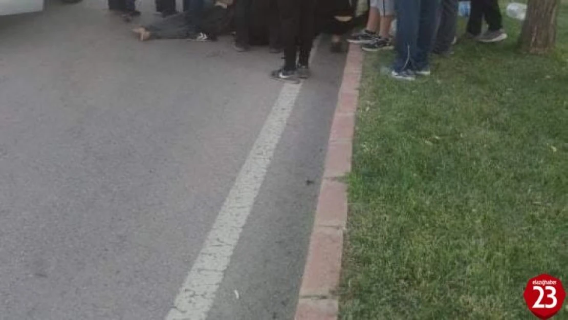 Elazığ'da kamyonet yayaya çarptı: 1 yaralı