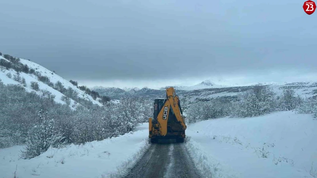 Elazığ'da kapalı yolların açılması için çalışmalar devam ediyor