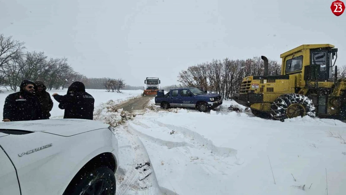 Elazığ'da Kar Yağışı Nedeniyle 530 Köy Yolu Ulaşıma Kapandı