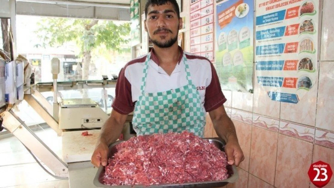 Elazığ'da kasapların kıyma mesaisi