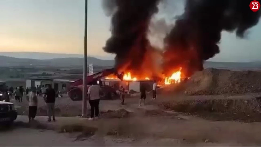 Palu'da İşçilerin Kaldığı konteynerde yangın Çıktı