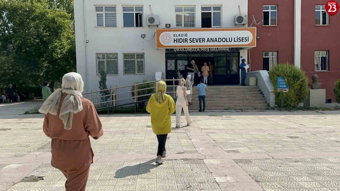 Memur Olmak İsteyenler KPSS Sınavında Ter Döktü