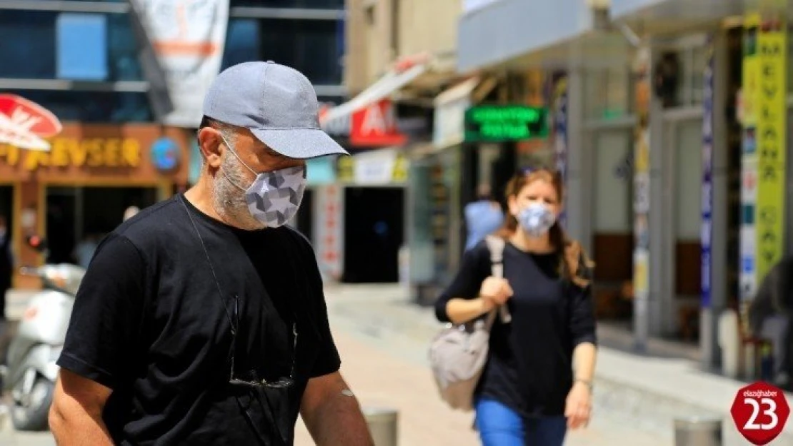 Elazığ'da maske takan da takmayan da çok