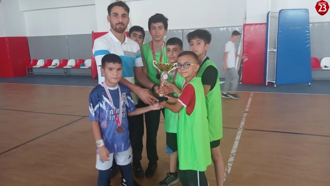 Elazığ'da Minikler Futsal Turnuvası Tamamlandı