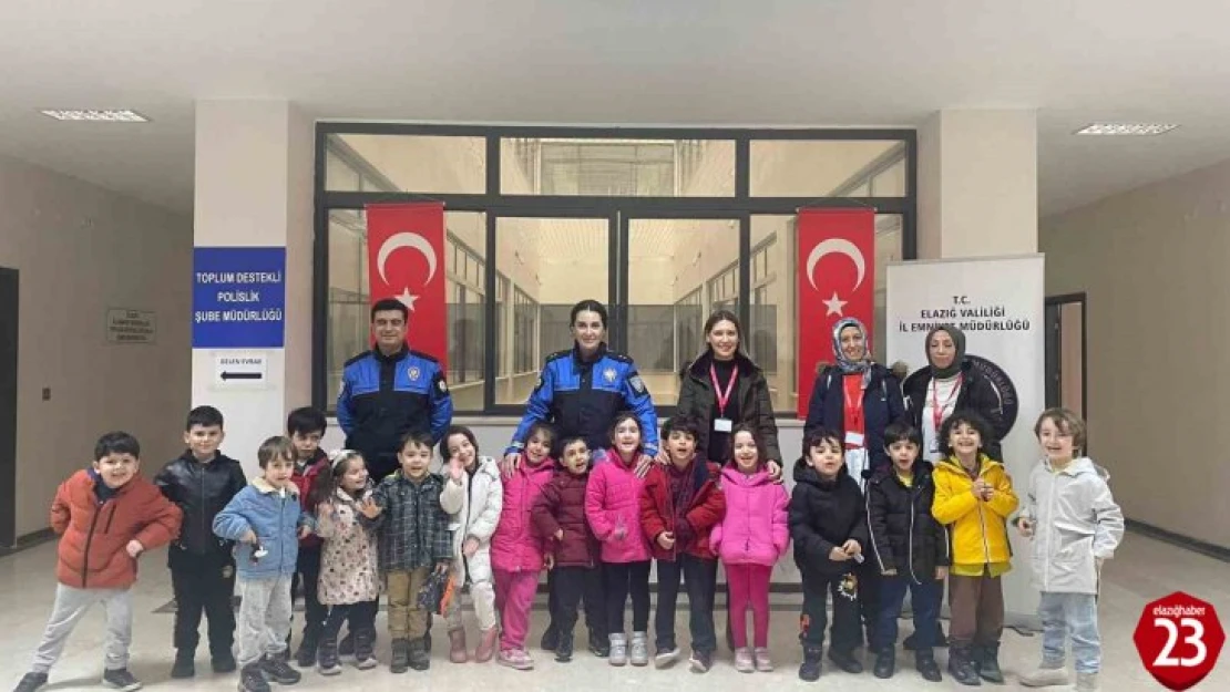 Elazığ'da öğrenciler polisleri unutmadı