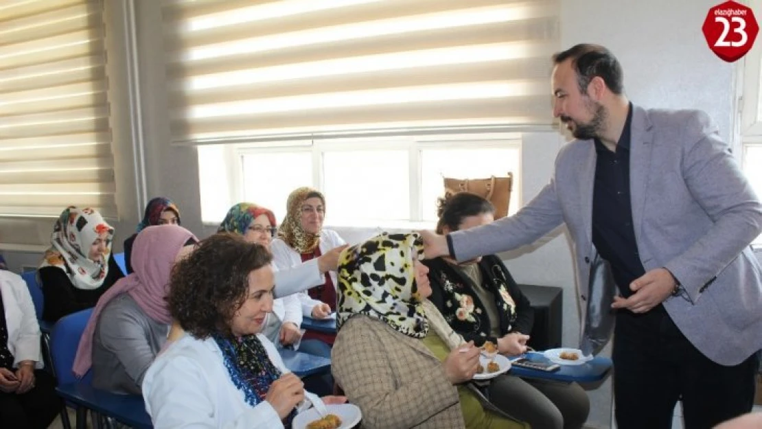 Elazığ'da Öğretmenler Eğitime Baklava İle Başladı