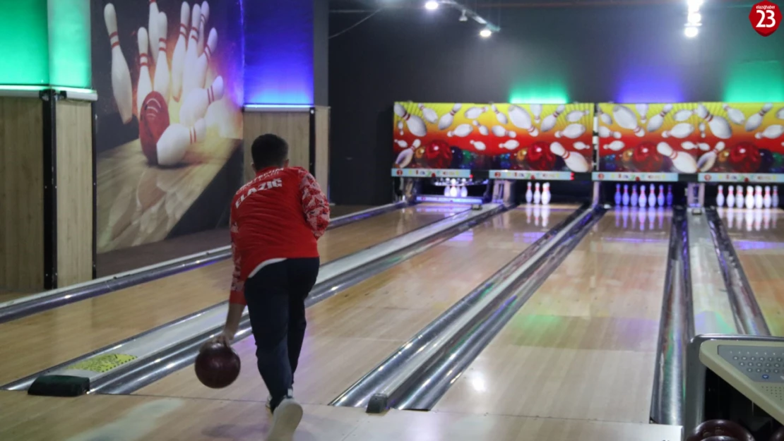 Elazığ'da Okul Sporları Bowling Müsabakaları Tamamlandı