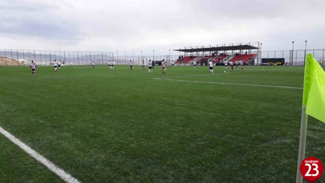 Elazığ'da okul sporları futbol müsabakaları başladı