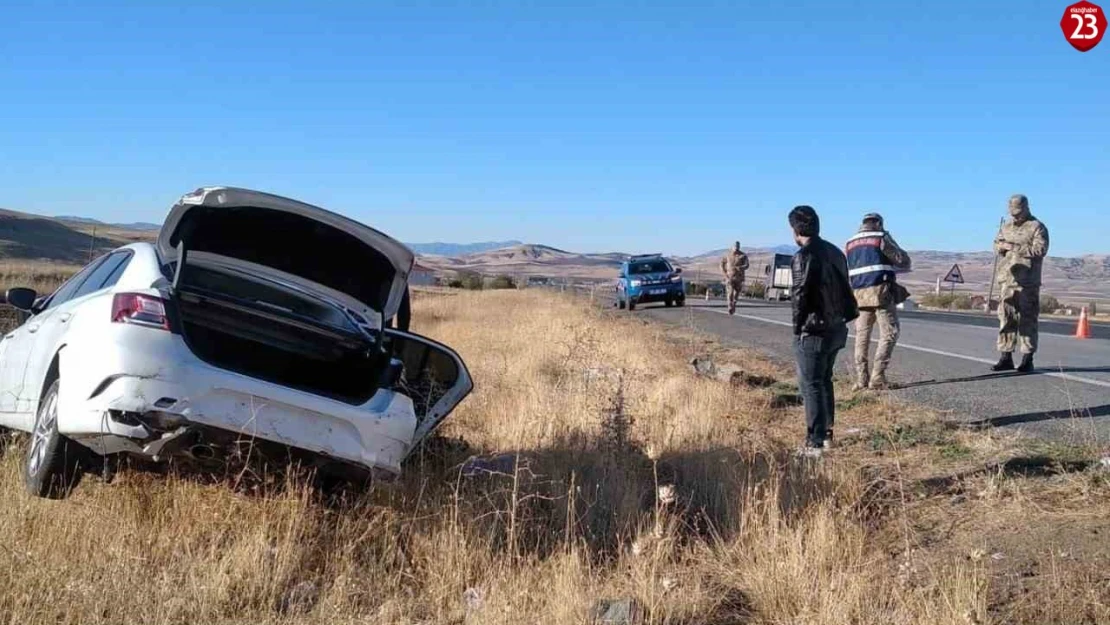 Elazığ'da otomobil takla attı: 2 yaralı