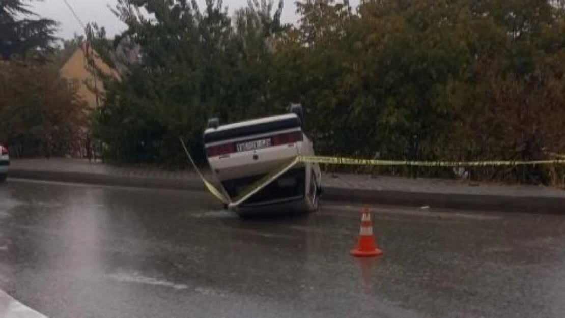 Elazığ'da otomobil ters döndü: 1 yaralı