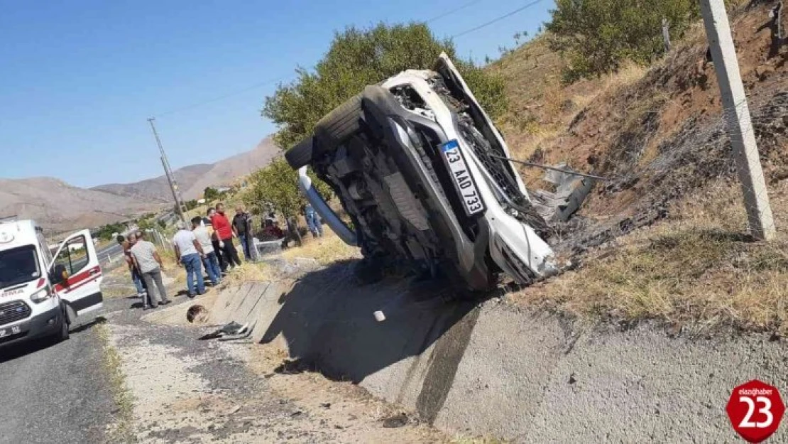 Elazığ'da otomobil yan yattı: 1 yaralı