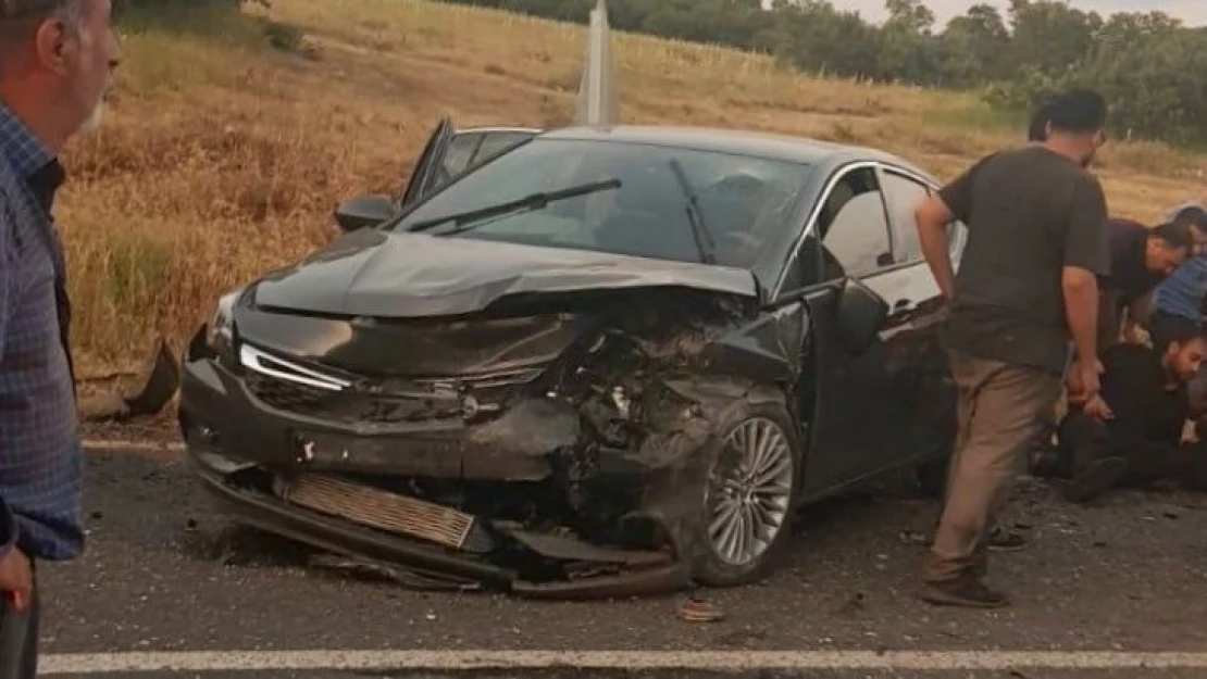 Karakoçan'da Feci Kaza 1 Ölü, 9 Yaralı